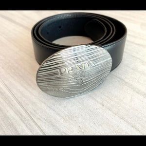 GORGEOUS Men’s vintage Prada black leather belt with silver oval buckle. Size 90